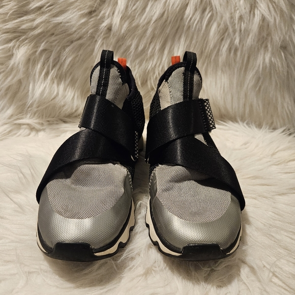 Sorel Womens Kinetic Sneak Strap Shoes - Picture 2 of 9